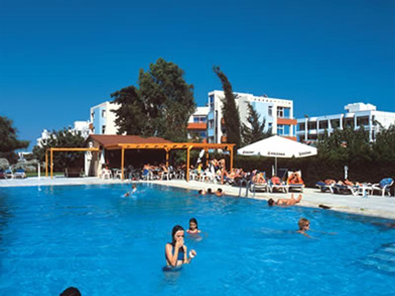 Valana Hotel Apartments Limassol Exterior photo